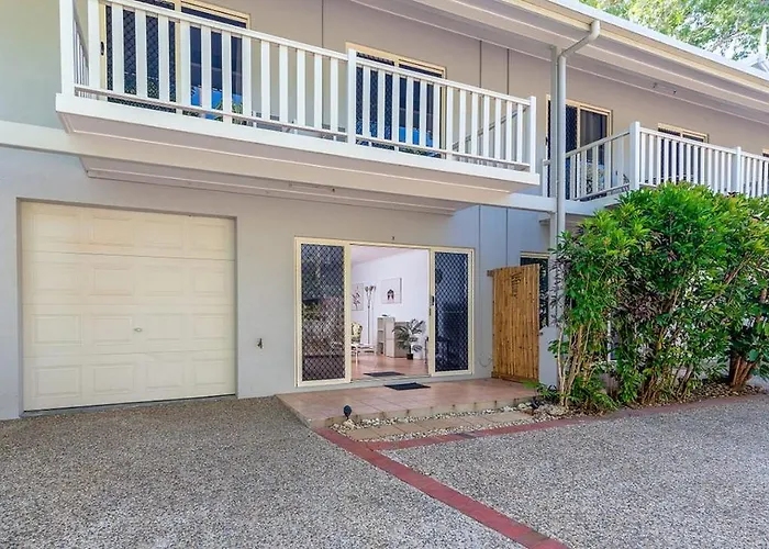 Entire 2 Bedroom Townhouse - Four Mile Beach Escapes - Your Home Away From Home