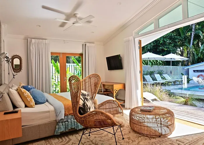Pineapple Petes Beach House
